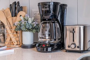 Kaffee und/oder Kaffeemaschine