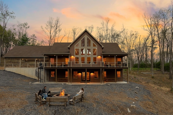 Exterior | Fire Pit
