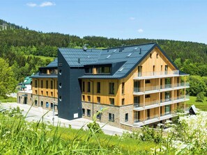 Ciel, BĂątiment, Plante, FenĂȘtre, Arbre, Nuage, Paysage Naturel, Maison, Bois, Chalet