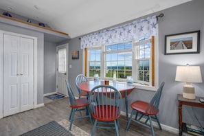 Dining area for 4