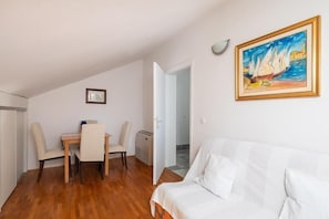 Wohnzimmer 3