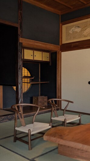 Japanese-style chair