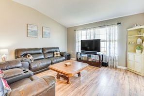 Living Room | Smart TV | Free WiFi