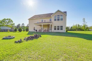 Backyard | Covered Porch | Fire Pit | Smoker