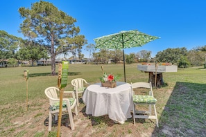 Backyard | Charcoal Grill | Outdoor Dining Area