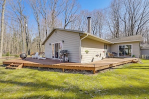 Deck | Gas Grill | Fire Pit