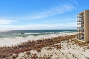Pinnacle Port Unit C1-303 16