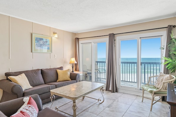 Pinnacle Port Unit C1-303 09