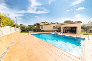 Schwimmbad des Ferienhauses