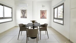 Dine in Style!