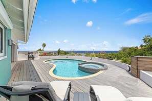 Private Pool with seaview