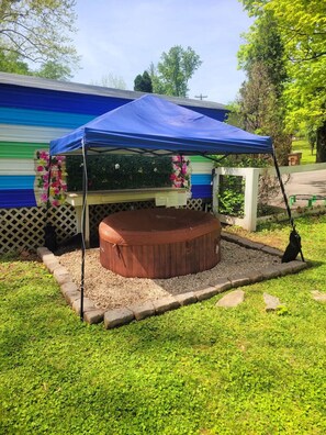 Bain à remous extérieur