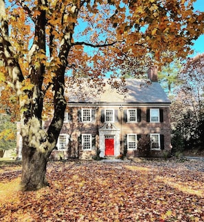 The house is situated on a row of historic mansions near Rt. 7 which takes you directly to tourist locations and towns. Large grassy properties with trees offer quiet from all the neighbors. A short drive or walk to the town center with bars, theaters, and restaurants.