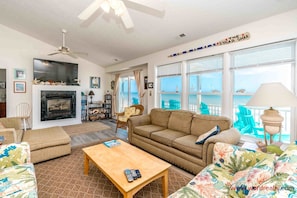 Living Area (fireplace not useable)