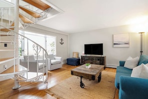 Living room area under 2nd Floor lofted bedroom