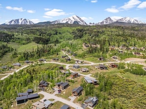 Stunning Mountain Vistas - Summit Sky Ranch features one of the most spectacular backdrops in all of Colorado