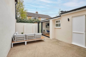 Ginger Bread Cottage, Stokesley - Host & Stay