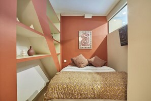 Chambre avec lit double
