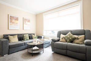 Living Room / Lounge
