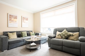 Living Room / Lounge