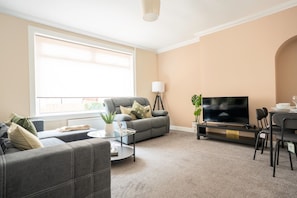 Living Room / Lounge