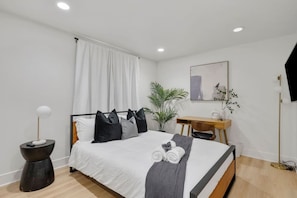 Where style meets relaxation ✨ This stylish and comfortable bedroom setup is the perfect space for unwinding and getting a restful night’s sleep.
