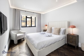 King Bedroom 1