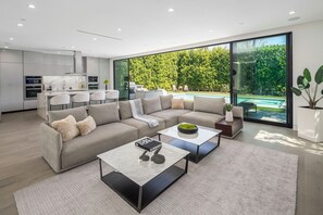 VILLA BOND by LUXJB: A bucket list locations for first-class travelers.