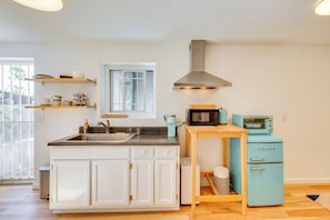 Kitchenette | Toaster Oven | Hot Water Kettle | 2-Person Dining Table