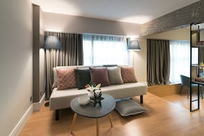 Lavish Athens Loft | Zephyr Loft | 1 Bedroom | Superb City Views | Prime Location
