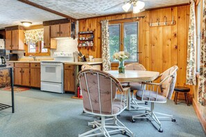 Dining Area | 1st Floor