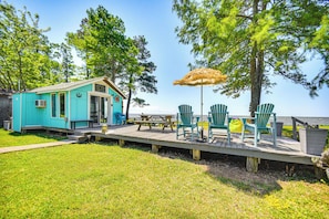 Deck | Picnic Table | Fire Pit | Albemarle Sound Access