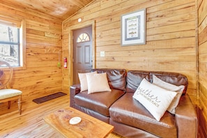 Bedroom | 1st Floor | Full Bed | Flat-Screen TV | Linens Provided
