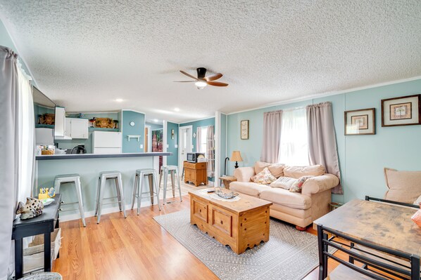 Chiefland Vacation Rental | 2BR | 1BA | Steps to Enter | 900 Sq Ft