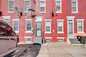 Townhome Exterior | Free Street Parking