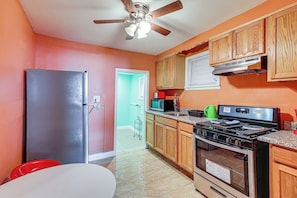 Kitchen | Dining Table