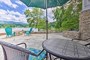Outdoor dining area for two with views