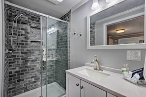 Stand up shower with hose shower head