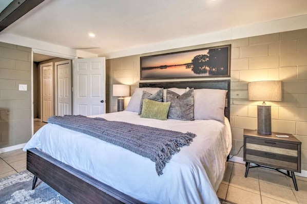 Master bedroom - King bed.