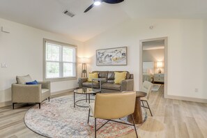 Living Room | Smart TV