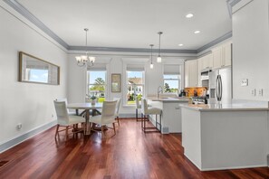 Enjoy effortless flow from the living room to the kitchen and dining area—perfect for gathering, entertaining, or just keeping the conversation going.