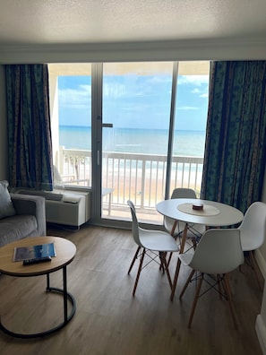 The Wave ~ Line Studio Condo.