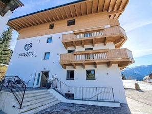 Wohnung, Balkon, Hotel