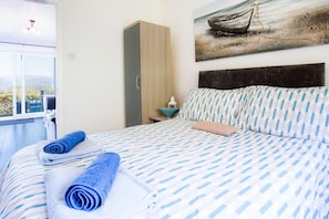 Bayview 32 - 2 Bedroom Chalet - Bayview Oxwich (6931)