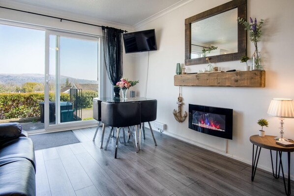 Bayview 32 - 2 Bedroom Chalet - Bayview Oxwich (6941)