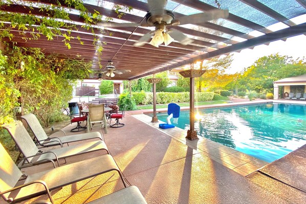 10BR/5BA home with massive pool, tennis court, basketball court, and game room