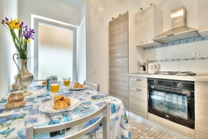 Dining room 1