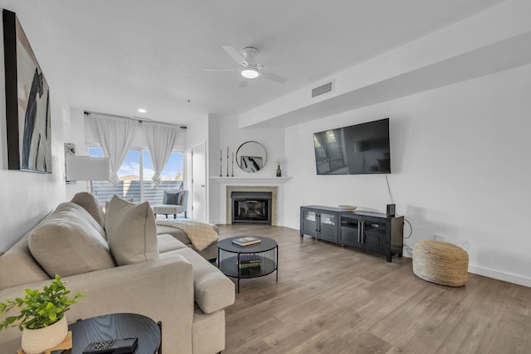 Living room: Main floor, gas fireplace, Smart TV, mountain views