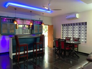 Bar (in der Unterkunft)