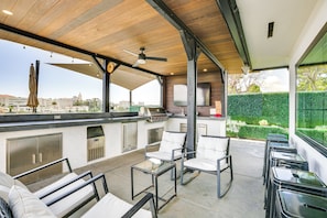 House Exterior | Kitchen | Gas Grill | Smart TV | Speakers